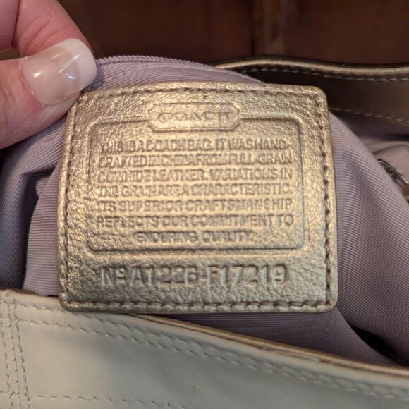 Coach F17219 Soho Lynn Ivory White & Gold Leather Hobo Shoulder Bag Purse - Picture 9 of 16